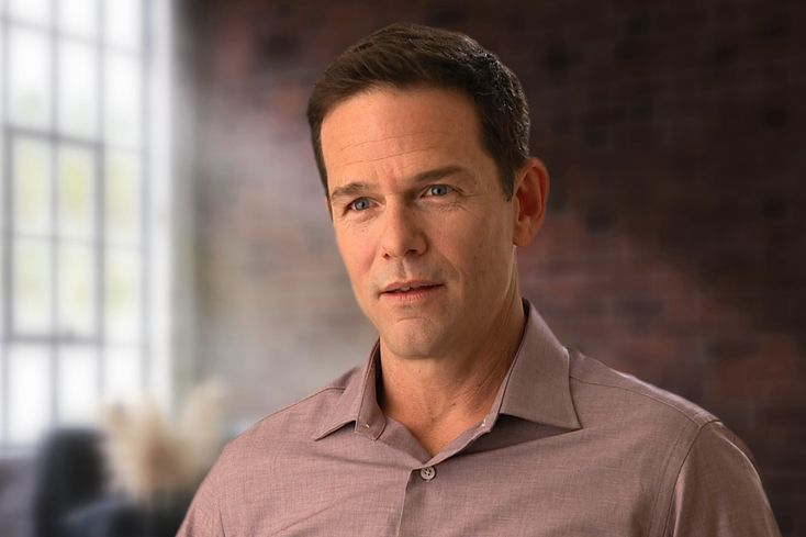 Eric Remembers Leah Remini Ostracizing Her Father Over Flowers