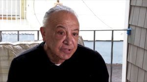 Leah Remini’s Father Speaks on Leah, Kevin James and the “Kiss of Death”